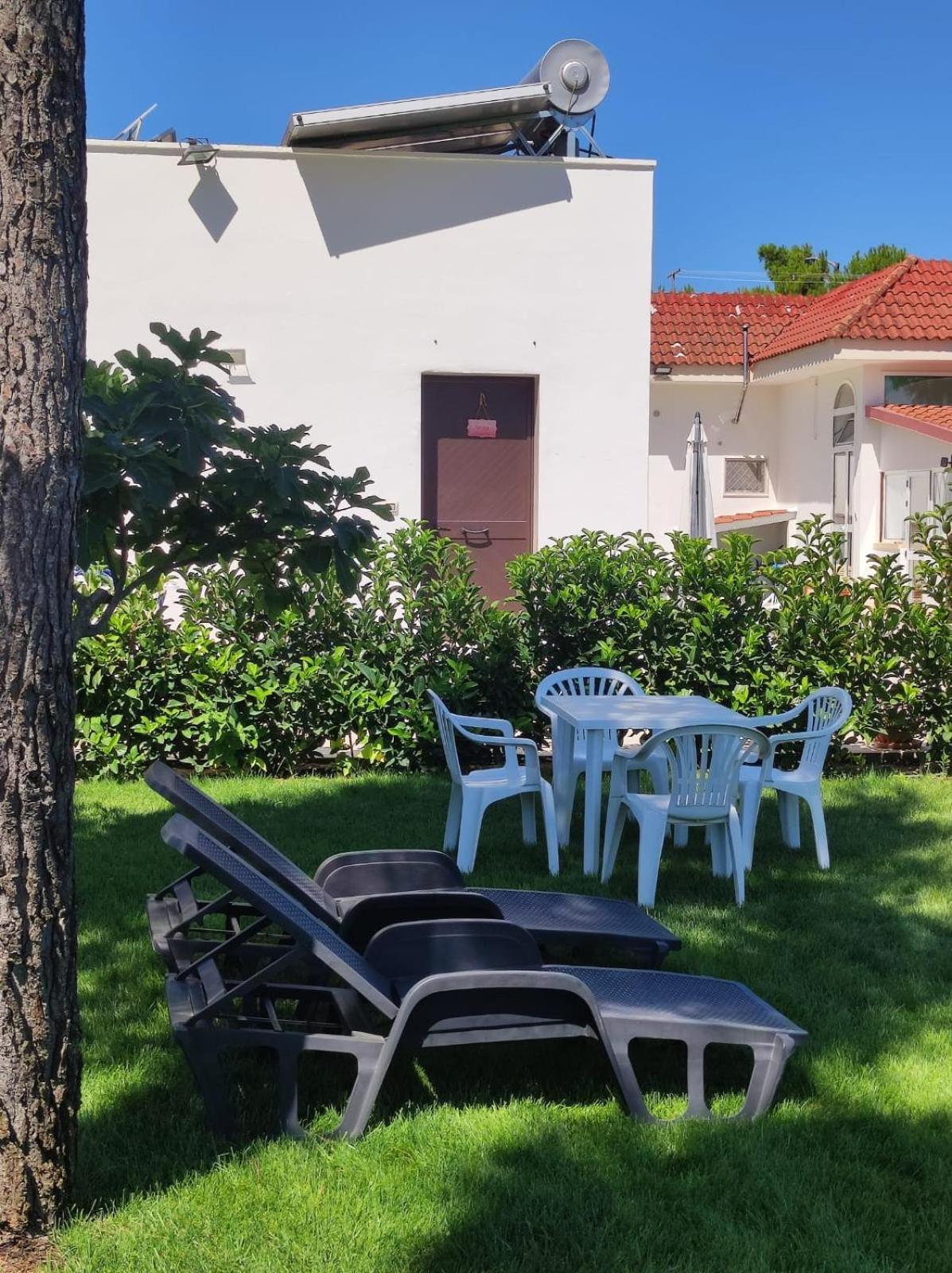 B&B Villa Vittorio Galatone Exterior foto
